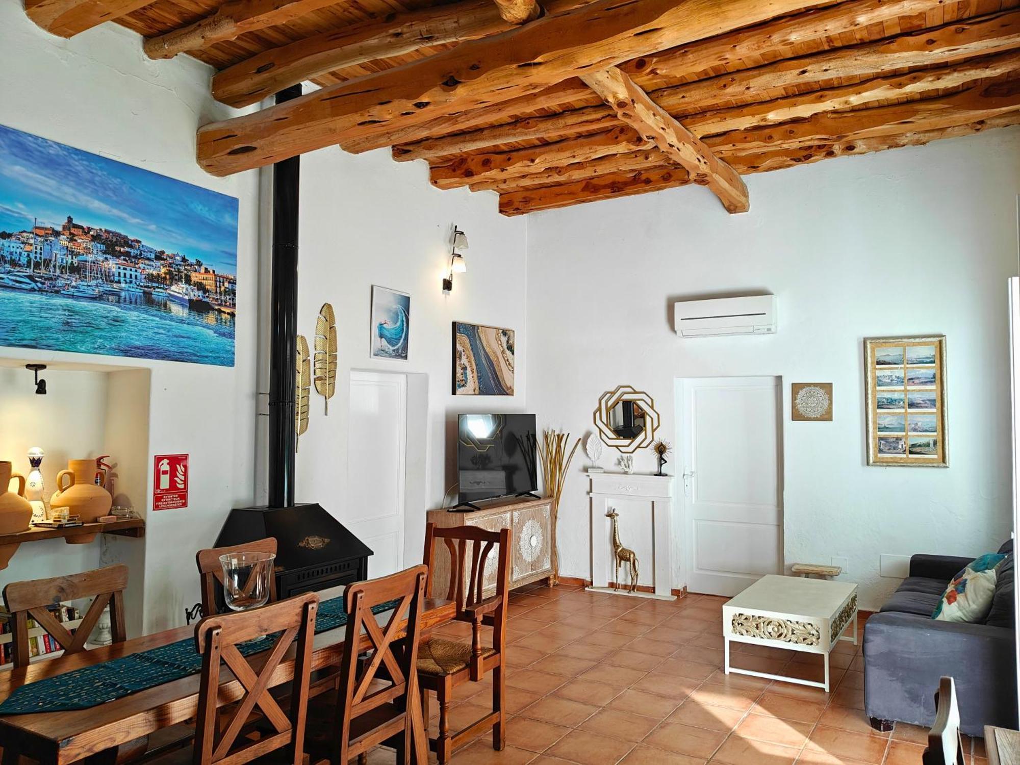 Villa Can Mestreso Suite Ibiza Сан-Хуан-Баутиста Экстерьер фото
